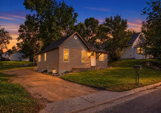 Photo 2 of Single family home for sale at 316 Paquin St W, Waterville, MN 56096 | MLS# 7148949 | Listing updated on 2026-10-16