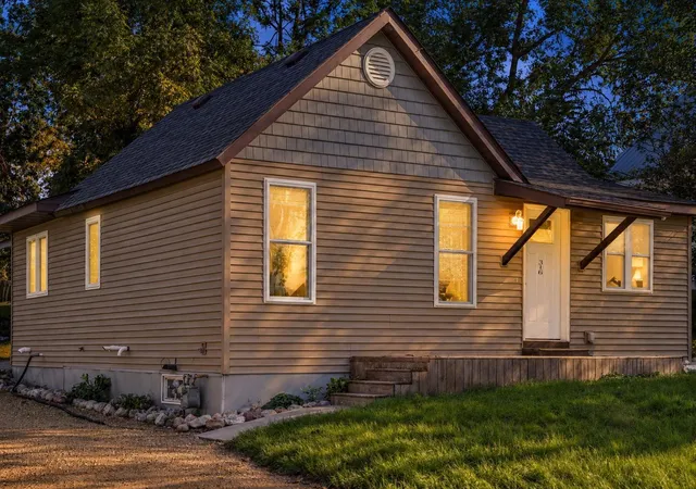 Photo 3 of Single family home for sale at 316 Paquin St W, Waterville, MN 56096 | MLS# 7148949 | Listing updated on 2026-10-16