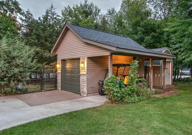 Photo 3 of Single family home for sale at 31925 Quincy Ct NE, Cambridge, MN 55008 | MLS# 7148958 | Listing updated on 2026-09-23