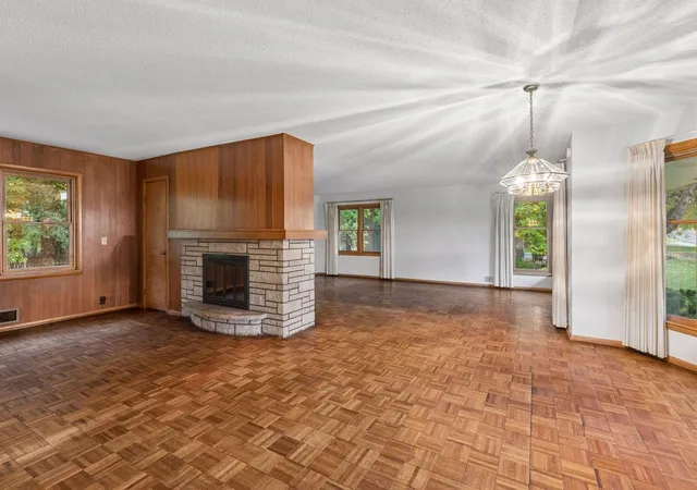 Photo 2 of Single family home for sale at 124 Natchez Ave N, Minneapolis, MN 55422 | MLS# 7148960 | Listing updated on 2026-10-20