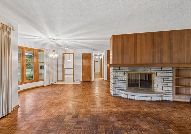 Photo 3 of Single family home for sale at 124 Natchez Ave N, Minneapolis, MN 55422 | MLS# 7148960 | Listing updated on 2026-10-20