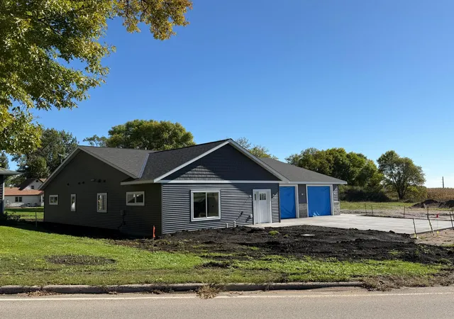 Photo 1 of Single family home for sale at 40 Oak St, West Union, MN 56389 | MLS# 7148967 | Listing updated on 2026-10-01