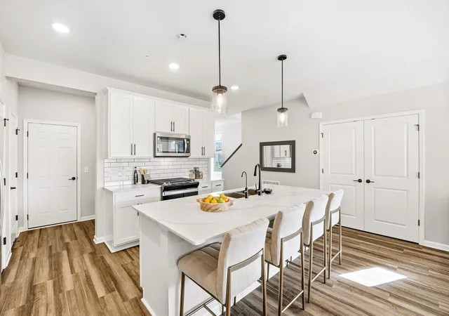 Photo 3 of Single family home for sale at 6253 Larkspur Ln, Hamel, MN 55340 | MLS# 7148968 | Listing updated on 2026-10-07