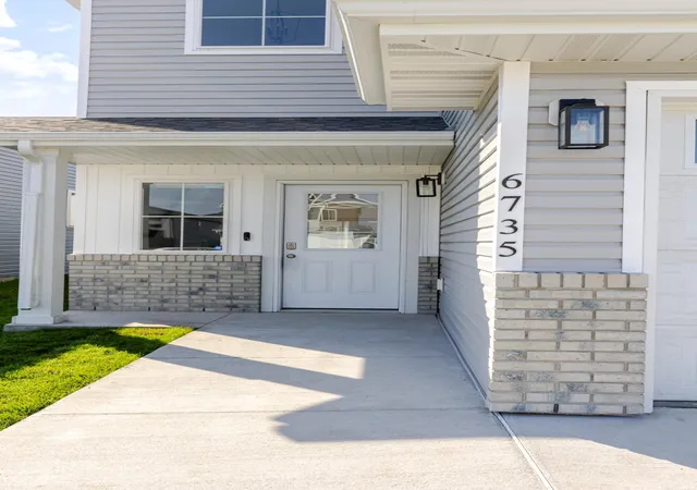 Photo 4 of Single family home for sale at 6735 Meadow View Dr S, Fargo, ND 58104 | MLS# 7148969 | Listing updated on 2026-10-01