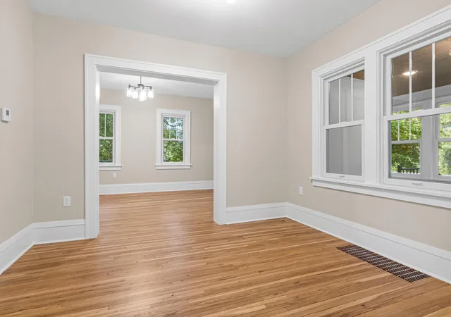 Photo 3 of Single family home for sale at 902 Hunt Pl, Saint Paul, MN 55114 | MLS# 7148971 | Listing updated on 2026-10-01