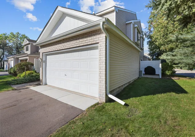 Photo 1 of Single family home for sale at 1358 Idlewood Way, Shakopee, MN 55379 | MLS# 7148999 | Listing updated on 2026-09-30