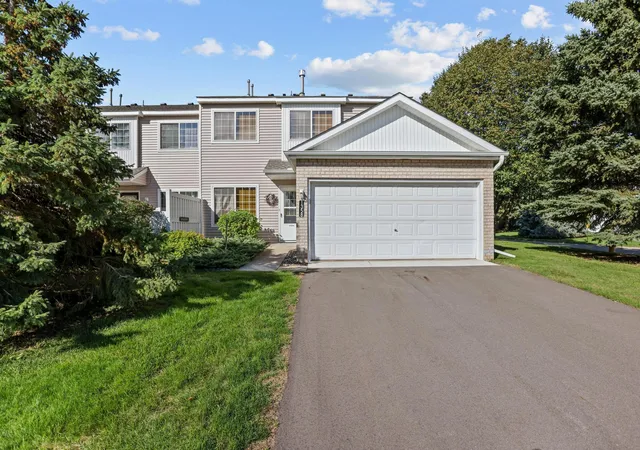 Photo 2 of Single family home for sale at 1358 Idlewood Way, Shakopee, MN 55379 | MLS# 7148999 | Listing updated on 2026-09-30