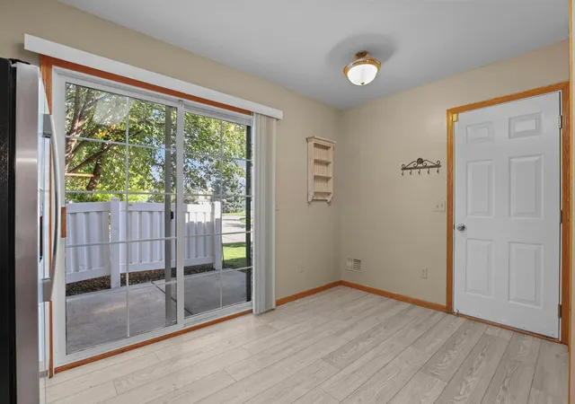 Photo 4 of Single family home for sale at 1358 Idlewood Way, Shakopee, MN 55379 | MLS# 7148999 | Listing updated on 2026-09-30