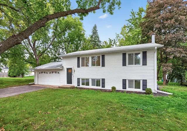 Photo 3 of Single family home for sale at 14010 38th Avenue N, Minneapolis, MN 55447 | MLS# 7149000 | Listing updated on 2026-10-22
