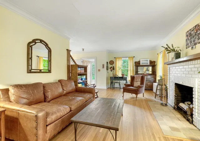 Photo 4 of Single family home for sale at 4440 Vincent Ave S, Minneapolis, MN 55410 | MLS# 7149006 | Listing updated on 2026-10-10