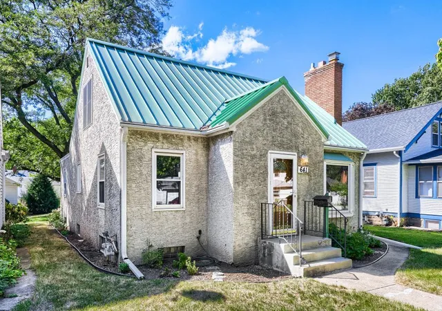 Photo 2 of Sale Pending at 641 8th Avenue N, South Saint Paul, MN 55075 | MLS# 7149011 | Listing updated on 2026-10-07