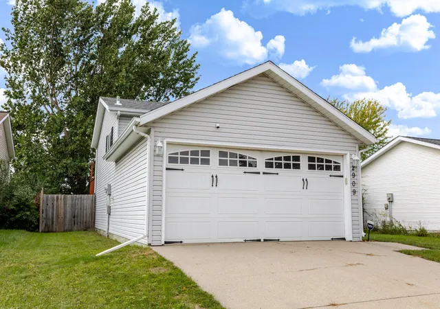 Photo 3 of Single family home for sale at 2909 29th Avenue Cir S, Moorhead, MN 56560 | MLS# 7149015 | Listing updated on 2026-10-01