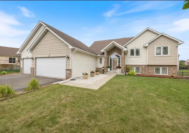Photo 2 of Single family home for sale at 19855 Burlington Path, Farmington, MN 55024 | MLS# 7149017 | Listing updated on 2026-09-24