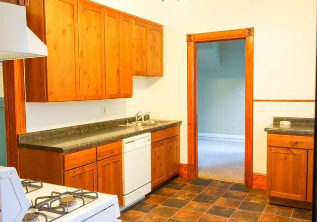 Listing Photo 4 - Condo for sale in building located at 3045 Harriet Ave, Minneapolis, MN 55408
