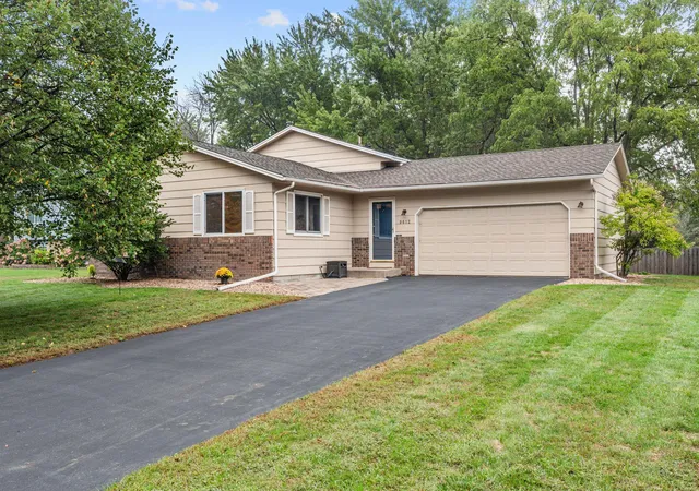 Photo 1 of Single family home for sale at 9612 Union Ter Ln N, Maple Grove, MN 55369 | MLS# 7149033 | Listing updated on 2026-10-08