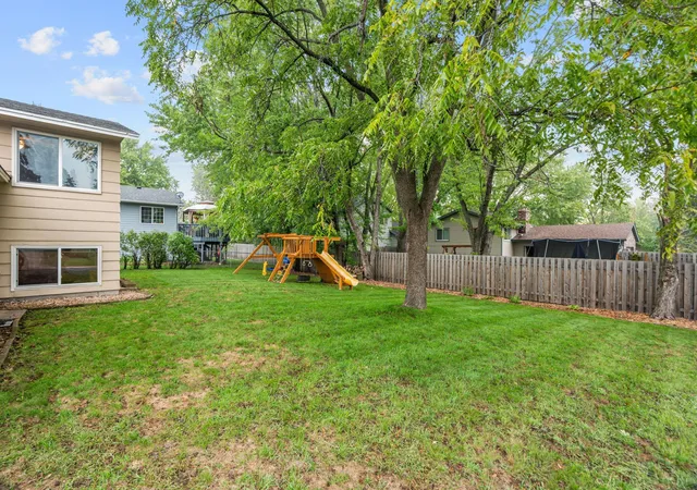 Photo 3 of Single family home for sale at 9612 Union Ter Ln N, Maple Grove, MN 55369 | MLS# 7149033 | Listing updated on 2026-10-20