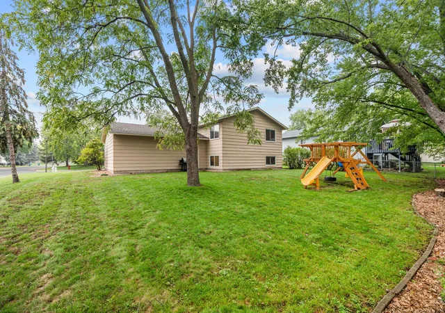 Photo 3 of Single family home for sale at 9612 Union Ter Ln N, Maple Grove, MN 55369 | MLS# 7149033 | Listing updated on 2026-10-08