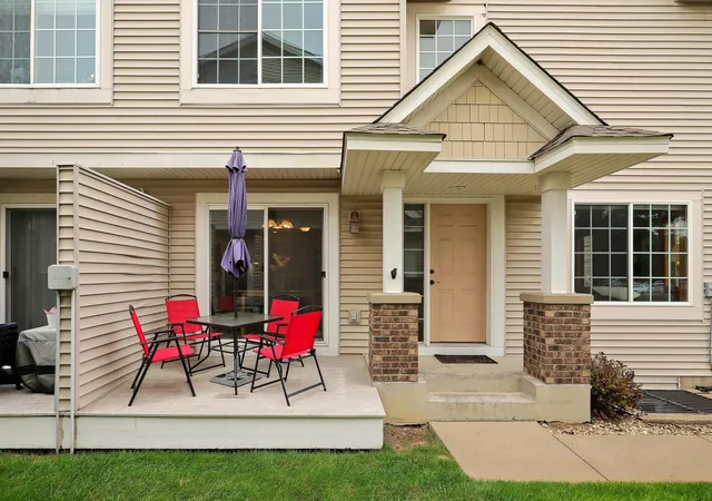 Photo 1 of Single family home for sale at 1645 County Rd D E, Saint Paul, MN 55109 | MLS# 7149049 | Listing updated on 2026-10-23