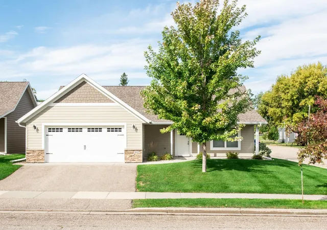 Photo 1 of Single family home for sale at 502 Kenwood St, Alexandria, MN 56308 | MLS# 7149058 | Listing updated on 2026-09-25