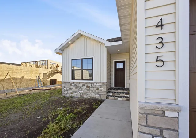 Photo 4 of Single family home for sale at 435 Goose Ln, Casselton, ND 58012 | MLS# 7149062 | Listing updated on 2026-10-01