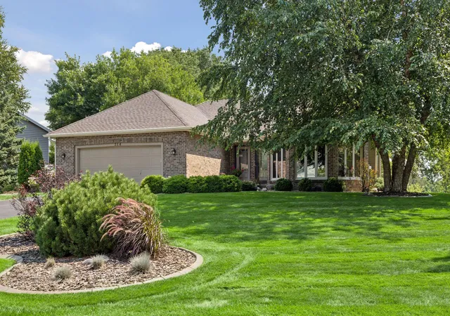 Photo 2 of Single family home for sale at 314 Wedgewood Dr, Saint Paul, MN 55115 | MLS# 7149064 | Listing updated on 2026-10-02