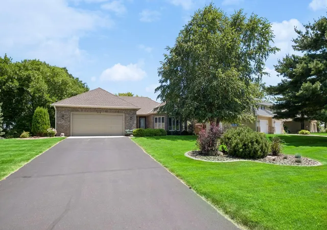 Photo 3 of Single family home for sale at 314 Wedgewood Dr, Saint Paul, MN 55115 | MLS# 7149064 | Listing updated on 2026-10-02