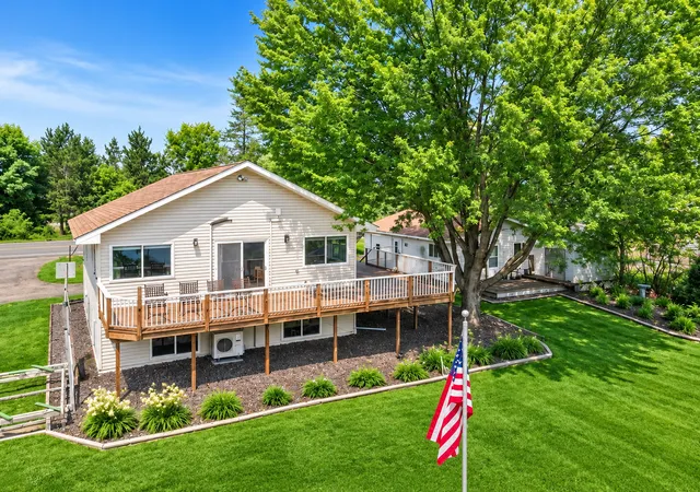 Photo 4 of Single family home for sale at 92254 E Frontage Rd, Sturgeon Lake, MN 55783 | MLS# 7149084 | Listing updated on 2026-10-05