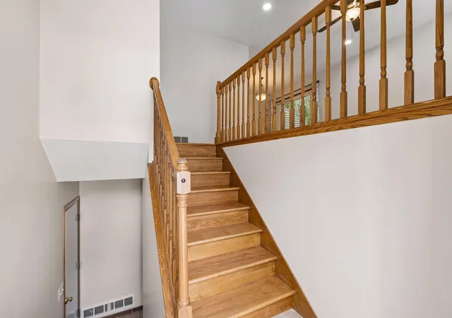 Photo 3 of Single family home for sale at 533 Ravoux Rd, Chaska, MN 55318 | MLS# 7149091 | Listing updated on 2026-10-20