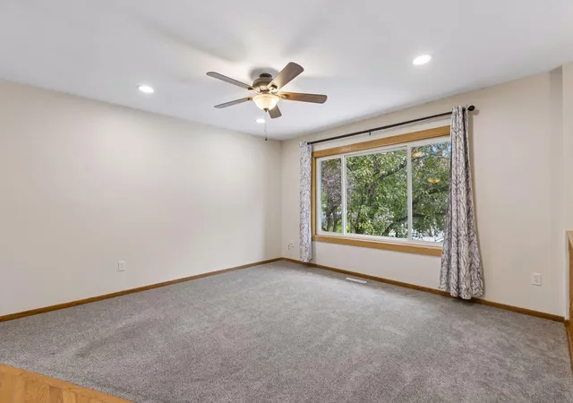 Photo 3 of Single family home for sale at 533 Ravoux Rd, Chaska, MN 55318 | MLS# 7149091 | Listing updated on 2026-10-02