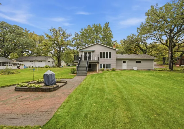 Photo 3 of Single family home for sale at 424 5th Street S, Sauk Rapids, MN 56379 | MLS# 7149100 | Listing updated on 2026-10-01