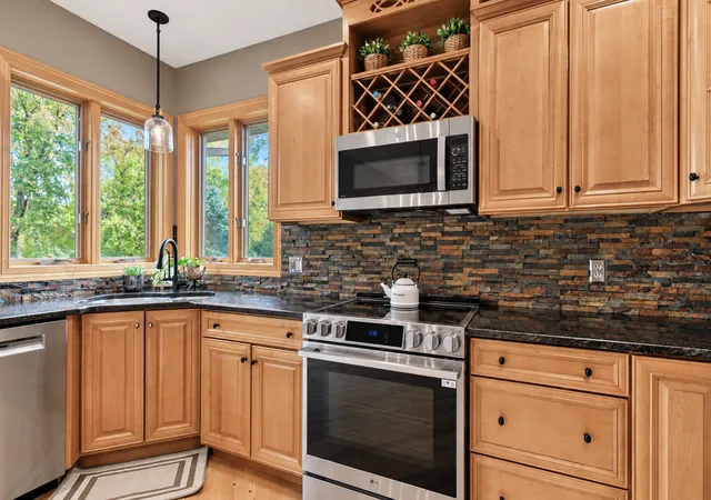 Photo 4 of Single family home for sale at 44229 Willow Rd, Saint Peter, MN 56082 | MLS# 7149126 | Listing updated on 2026-10-14