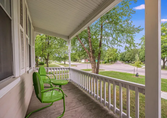 Photo 2 of Single family home for sale at 428 W Broadway Ave, Saint Peter, MN 56082 | MLS# 7149145 | Listing updated on 2026-10-07