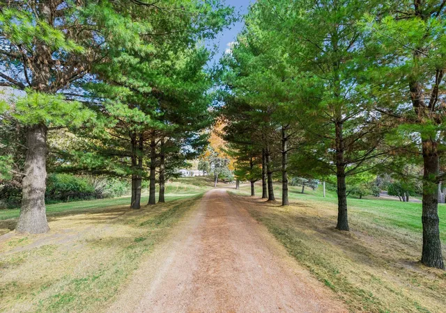 Photo 3 of Single family home for sale at 660 N Shore Dr W, Mound, MN 55364 | MLS# 7149148 | Listing updated on 2026-10-19