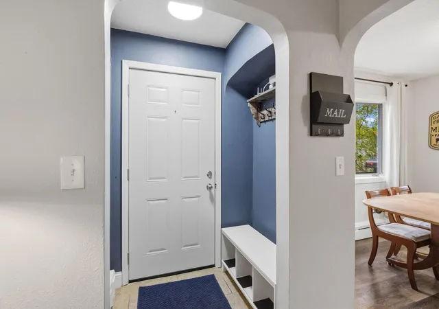Photo 3 of Single family home for sale at 992 Mclean Ave, Saint Paul, MN 55106 | MLS# 7149150 | Listing updated on 2026-10-01