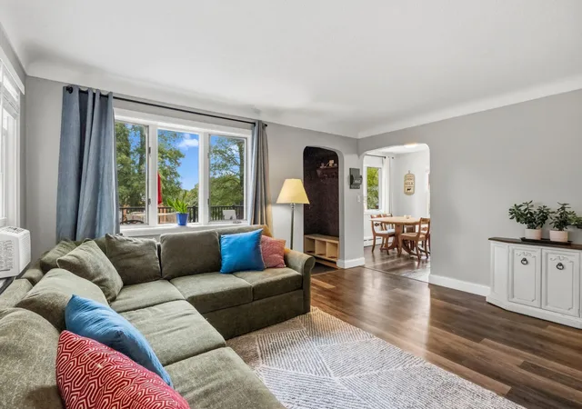 Photo 3 of Single family home for sale at 992 Mclean Ave, Saint Paul, MN 55106 | MLS# 7149150 | Listing updated on 2026-10-01