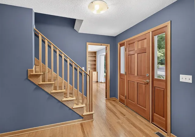 Photo 2 of Sale Pending at 4840 Sparrow Rd, Minnetonka, MN 55345 | MLS# 7149154 | Listing updated on 2026-10-01
