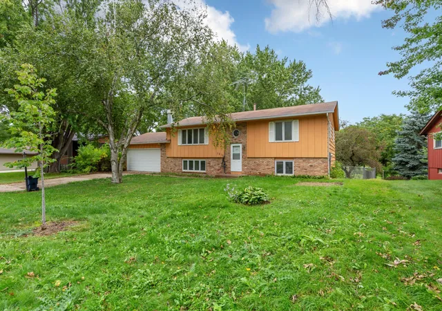 Photo 1 of Single family home for sale at 1513 Eisenhower Ct, Northfield, MN 55057 | MLS# 7149167 | Listing updated on 2026-09-25