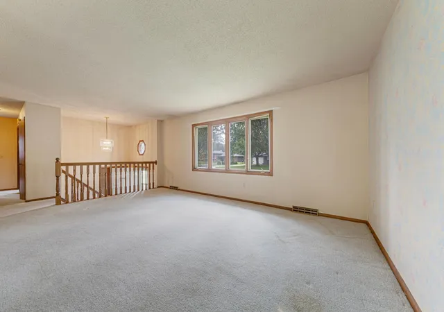Photo 4 of Single family home for sale at 1513 Eisenhower Ct, Northfield, MN 55057 | MLS# 7149167 | Listing updated on 2026-09-25