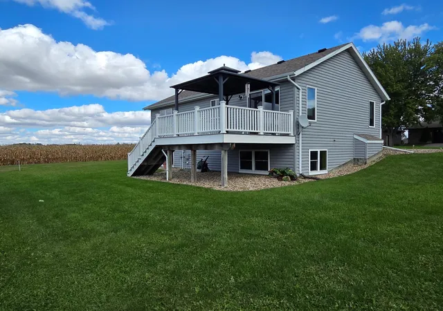 Photo 2 of Sale Pending at 500 4th Avenue Ne, Hayfield, MN 55940 | MLS# 7149169 | Listing updated on 2026-10-13
