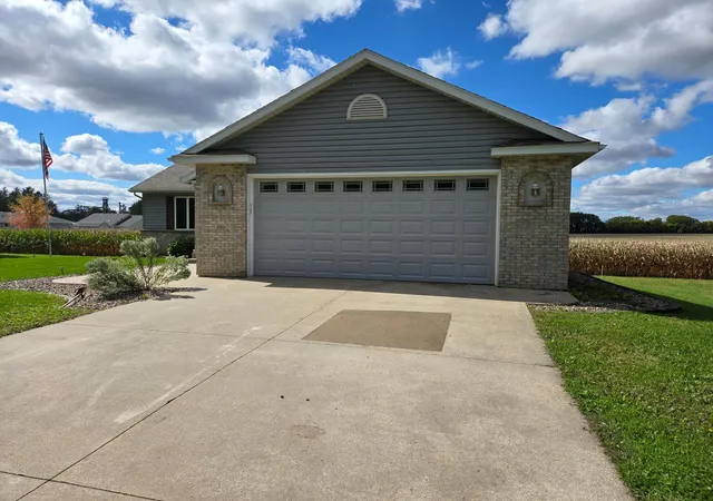 Photo 3 of Sale Pending at 500 4th Avenue Ne, Hayfield, MN 55940 | MLS# 7149169 | Listing updated on 2026-10-13
