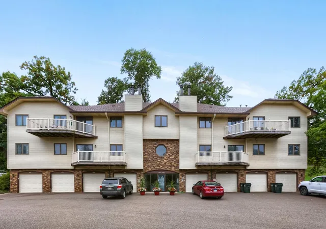 Photo 3 of Condo for sale at 4183 Hilltop Point #4183, Saint Paul, MN 55123 | MLS# 7149175 | Listing updated on 2026-10-01