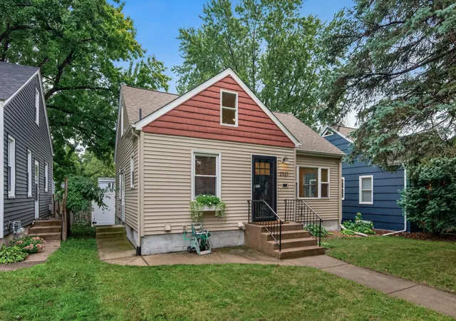Photo 3 of Single family home for sale at 2921 Georgia Ave S, Minneapolis, MN 55426 | MLS# 7149179 | Listing updated on 2026-09-26