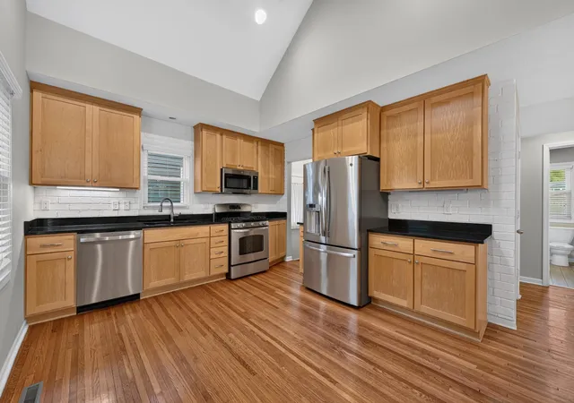 Photo 4 of Single family home for sale at 2921 Georgia Ave S, Minneapolis, MN 55426 | MLS# 7149179 | Listing updated on 2026-09-26