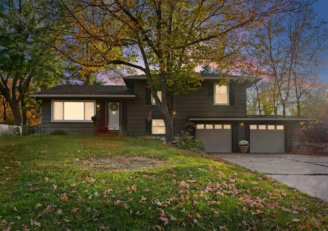 Photo 1 of Single family home for sale at 4625 Oxborough Ln, Minneapolis, MN 55437 | MLS# 7149190 | Listing updated on 2026-10-16