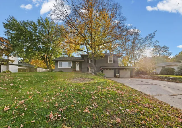 Photo 3 of Single family home for sale at 4625 Oxborough Ln, Minneapolis, MN 55437 | MLS# 7149190 | Listing updated on 2026-10-16