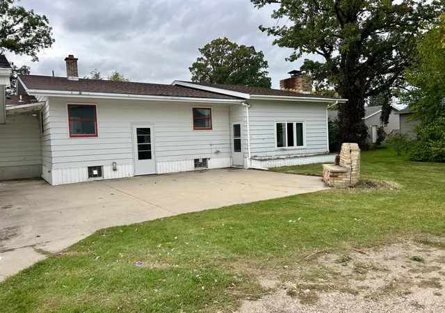 Photo 1 of Single family home for sale at 137 W 5th Street, Newfolden, MN 56738 | MLS# 7149194 | Listing updated on 2026-10-21
