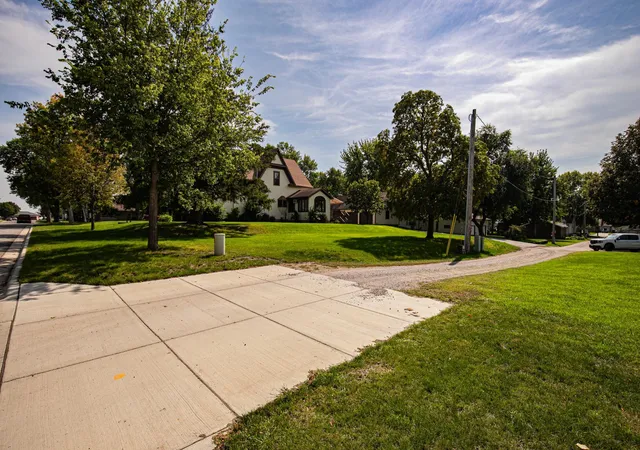 Photo 3 of Single family home for sale at 301 E Depue Ave, Olivia, MN 56277 | MLS# 7149202 | Listing updated on 2026-09-24