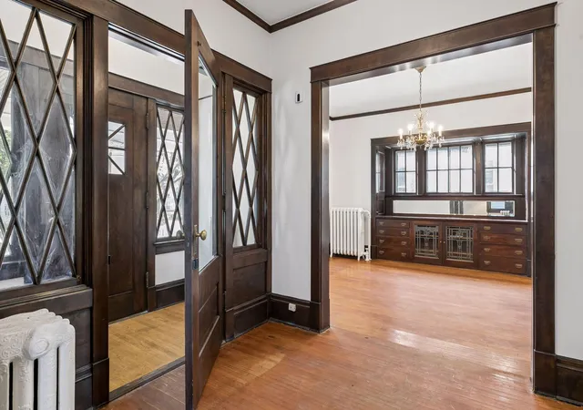 Photo 4 of Single family home for sale at 2073 Carroll Ave, Saint Paul, MN 55104 | MLS# 7149224 | Listing updated on 2026-10-28