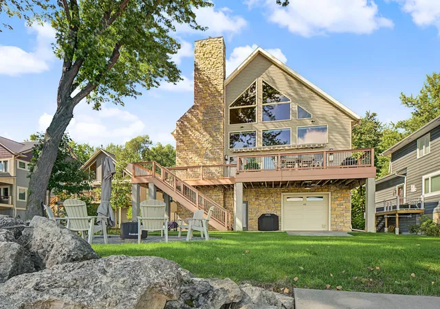 Photo 4 of Sale Pending at 600 Central Point Rd, Lake City, MN 55041 | MLS# 7149225 | Listing updated on 2026-10-10