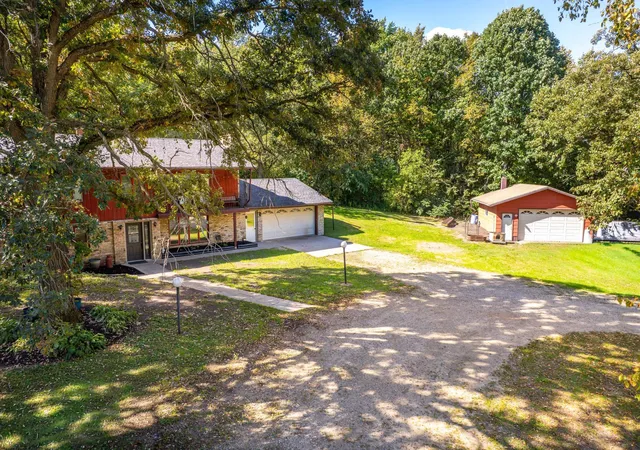 Photo 2 of Single family home for sale at 36117 Us 71, Eagle Bend, MN 56446 | MLS# 7149256 | Listing updated on 2026-10-06